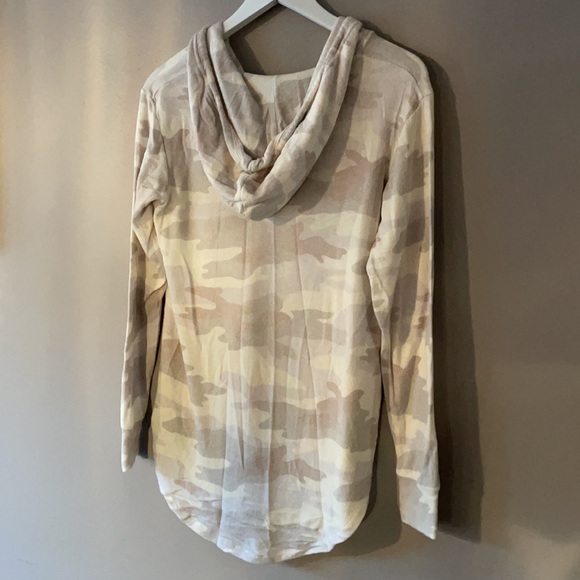 American Eagle Camo Hoodie - Picture 4 of 4